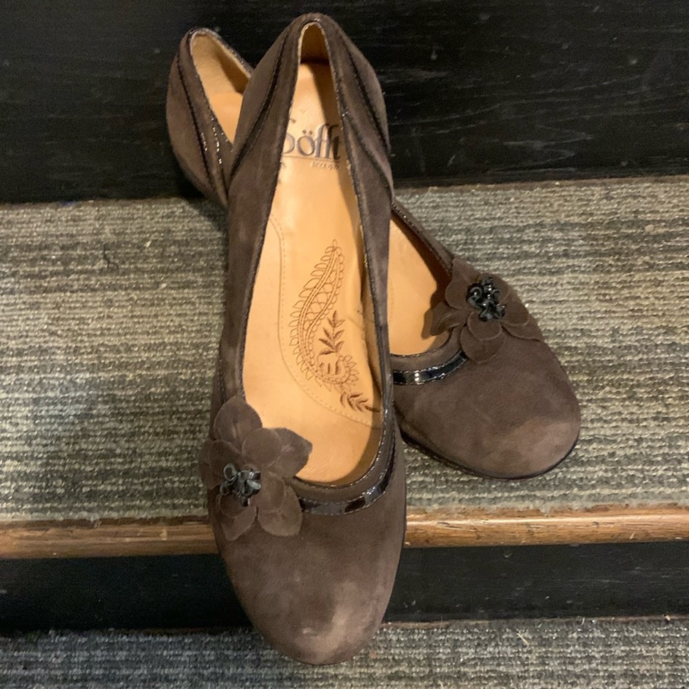 NEW (w/out tags)  sz 10 Sofft brand dark brown leather shoes